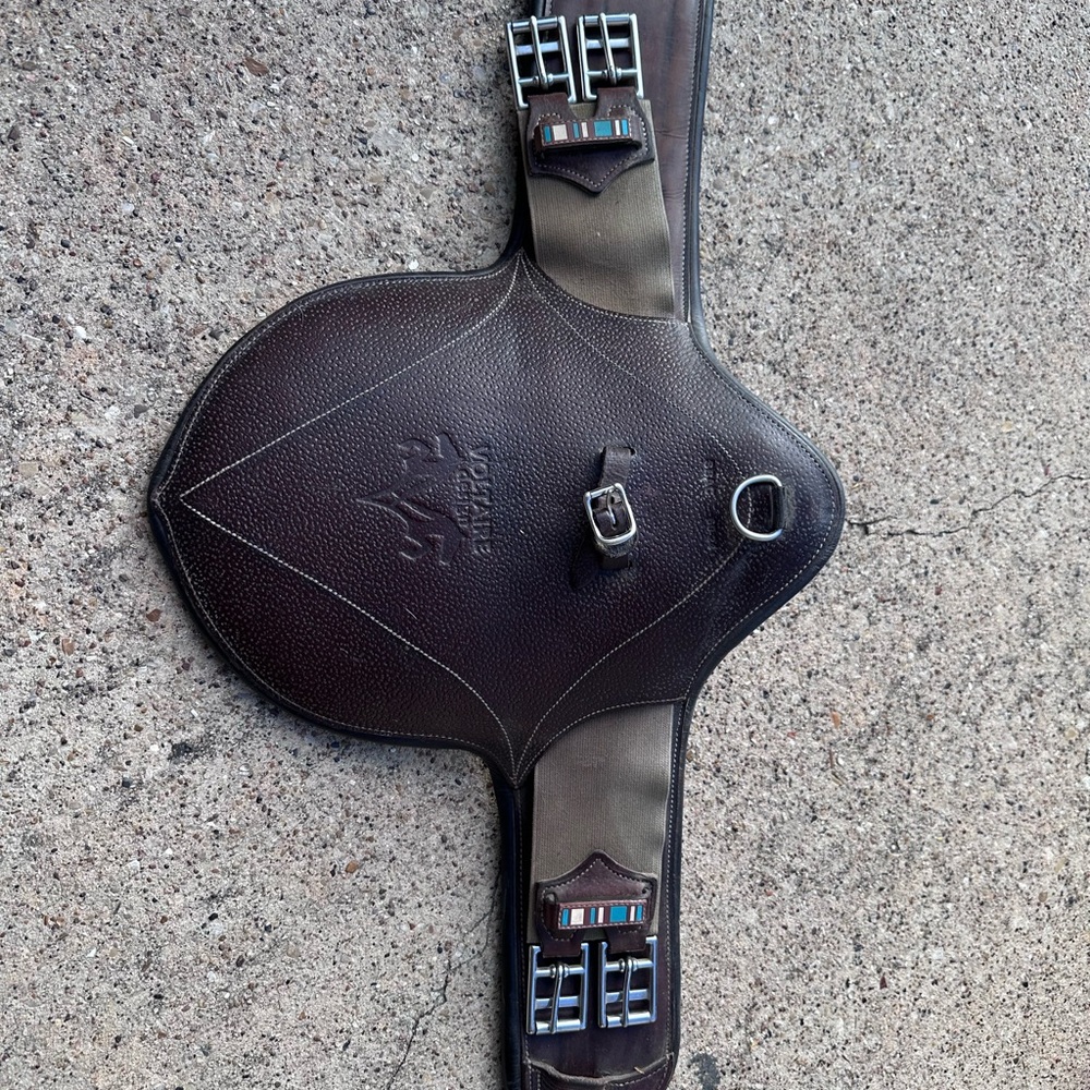 Voltaire short leather stud belly guard girth brown 24” for monoflap saddle